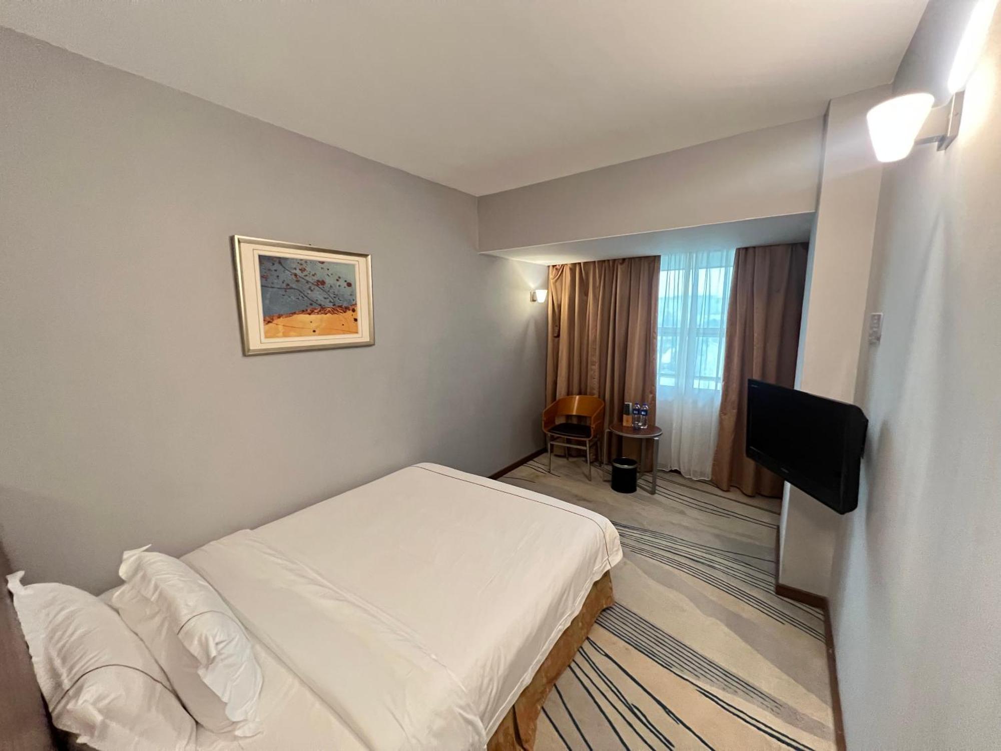 Days Inn Guangzhou Buitenkant foto