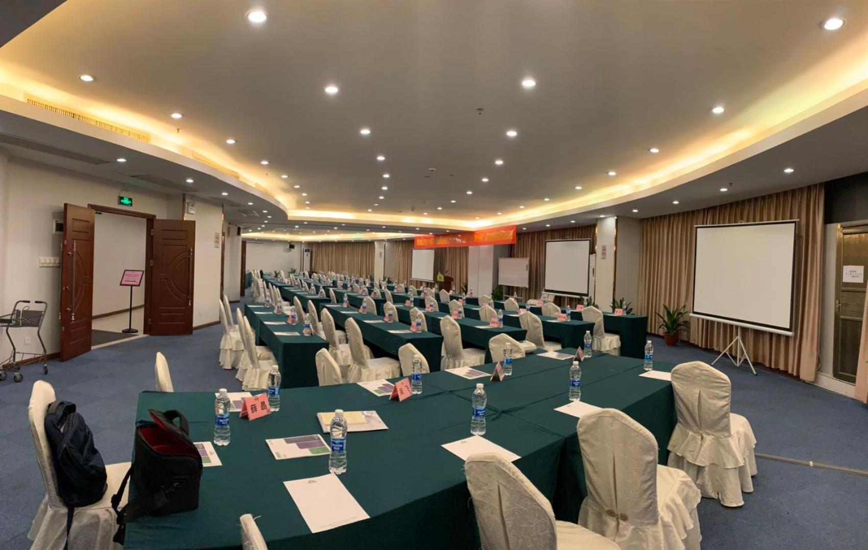 Days Inn Guangzhou Buitenkant foto