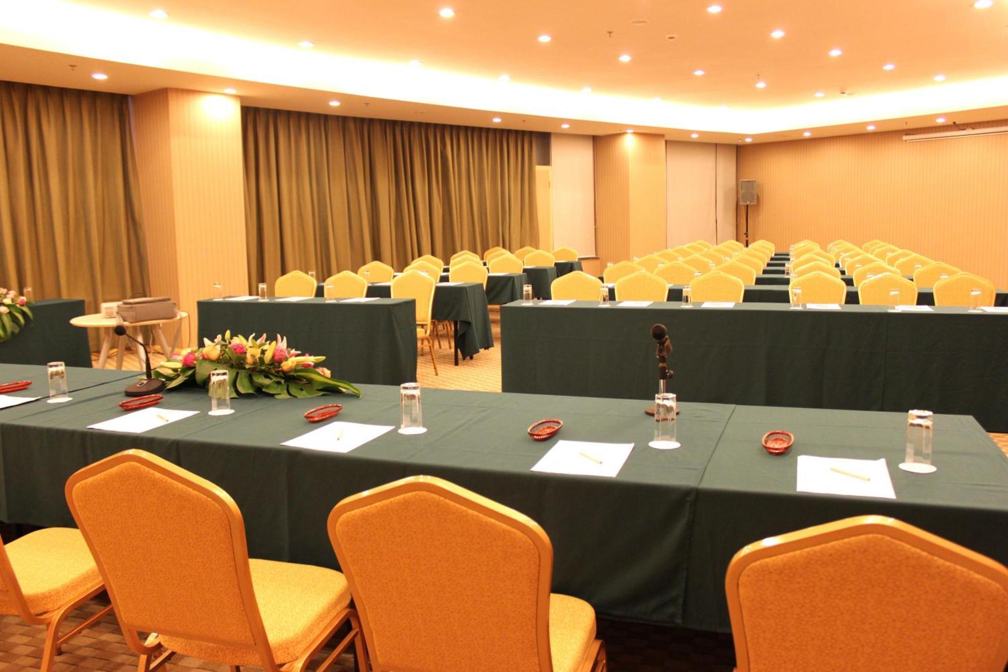 Days Inn Guangzhou Buitenkant foto