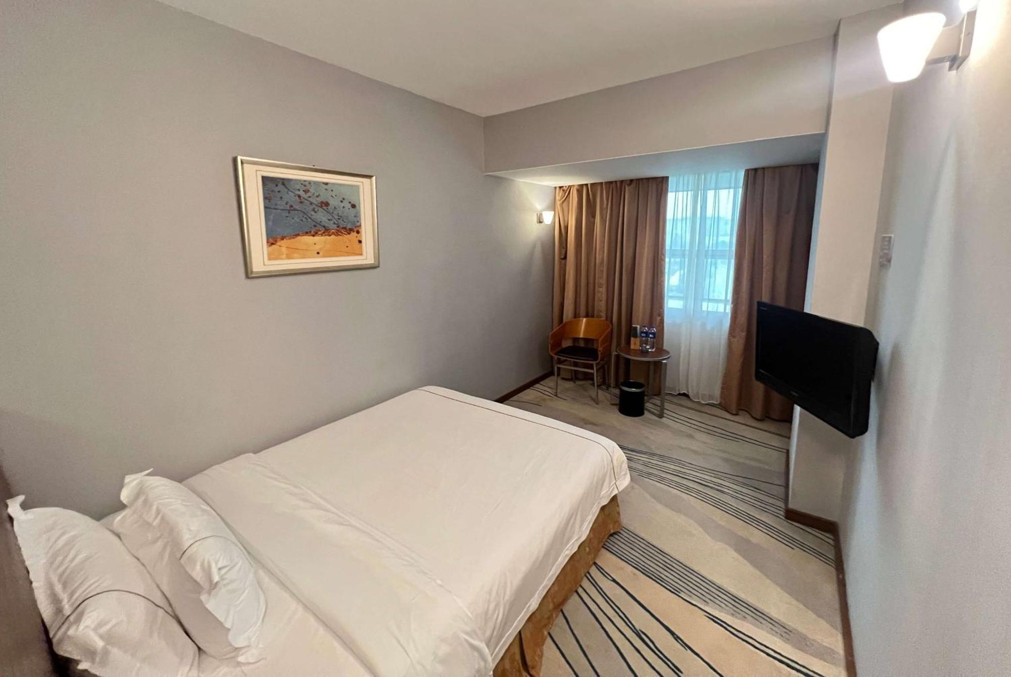 Days Inn Guangzhou Buitenkant foto