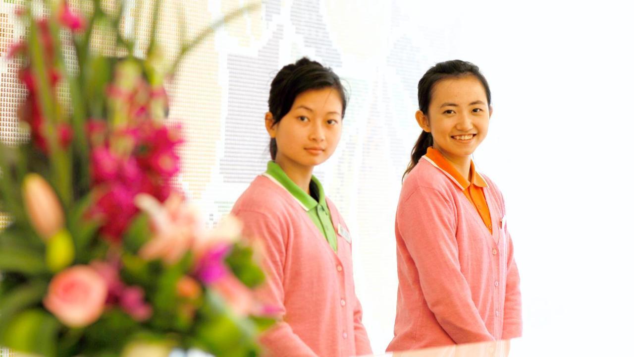 Days Inn Guangzhou Buitenkant foto